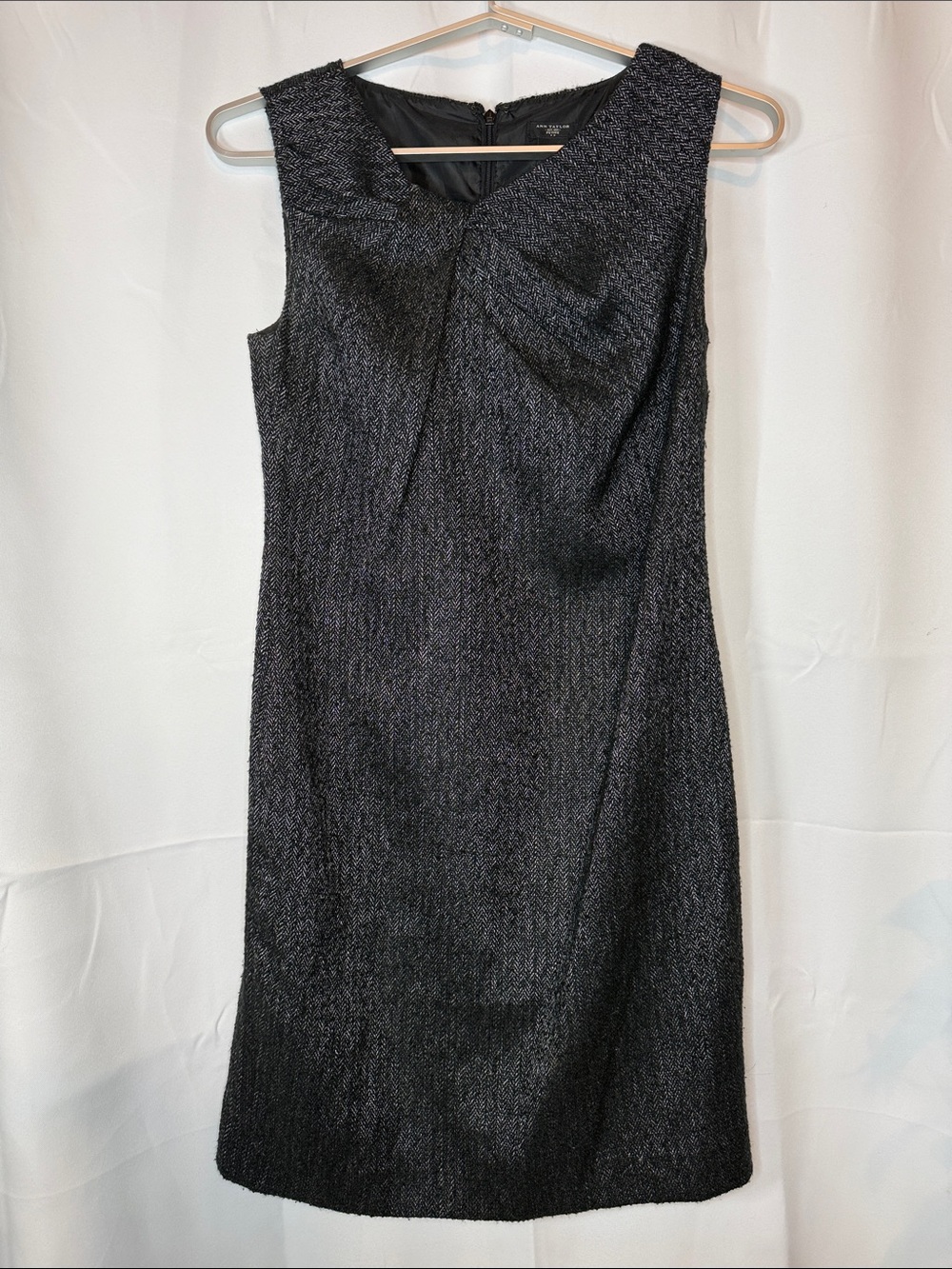 Ann Taylor Black Textured Sleeveless Sheath Dress